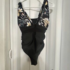 NWOT, Women's One Piece Bathing Suit, Size Medium